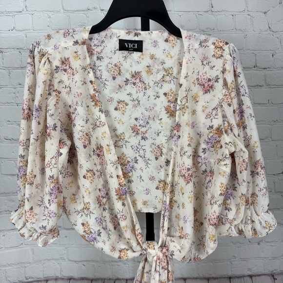 VICI Floral Tie Front Long Sleeve Crop Top Size Large - Picture 2 of 7